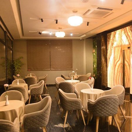 Emerald Boutique Hotel 地拉那 外观 照片